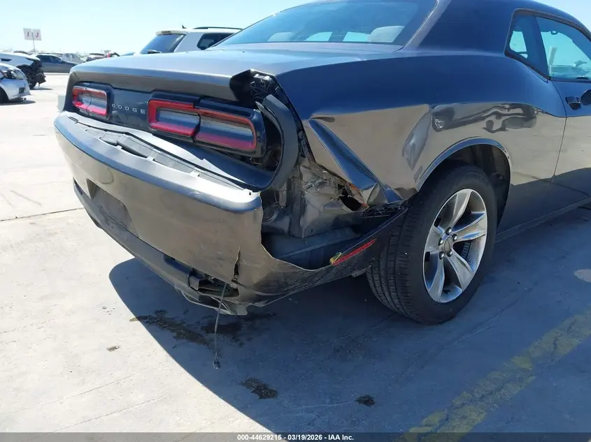 2016 DODGE CHALLENGER SXT