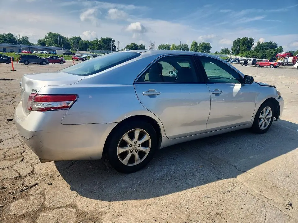 2011 TOYOTA CAMRY LE  