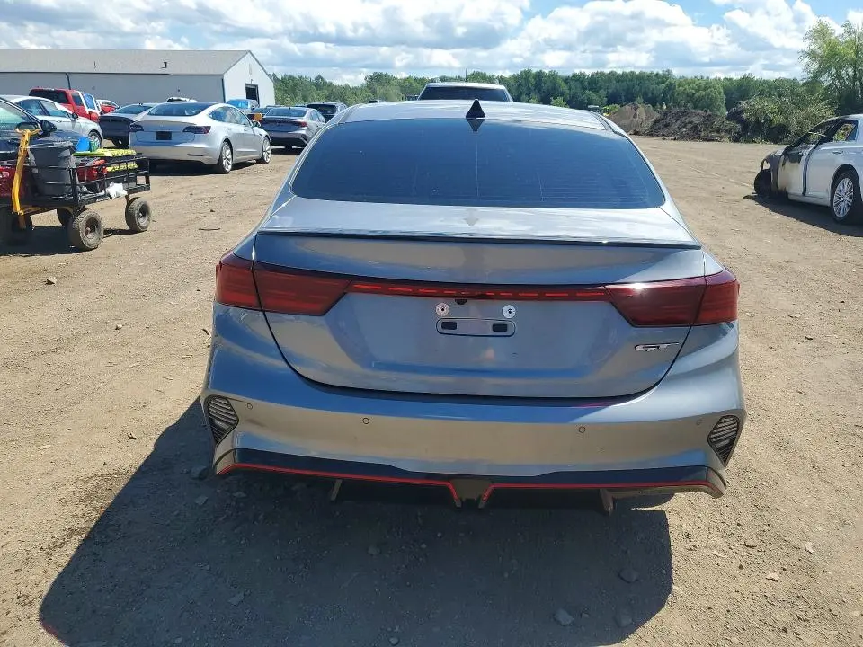 2023 KIA FORTE GT  