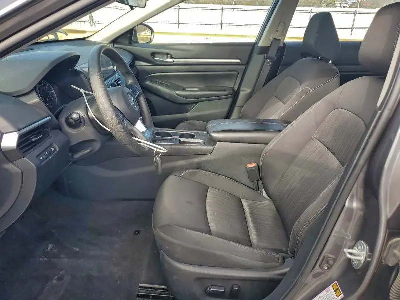 2022 NISSAN ALTIMA SV  