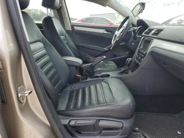 2016 VOLKSWAGEN PASSAT S  