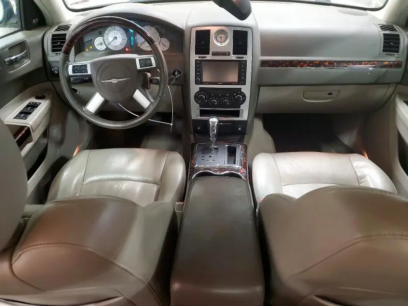 2010 CHRYSLER 300C   