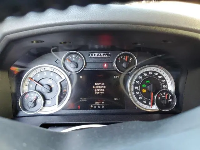 2016 RAM 1500 SLT