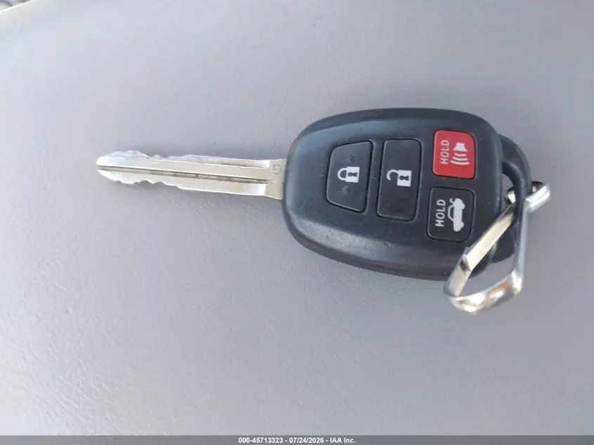 2013 TOYOTA CAMRY LE
