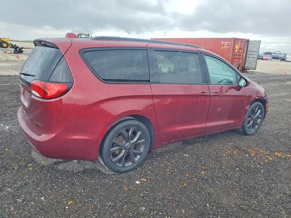 2019 CHRYSLER PACIFICA LIMITED  