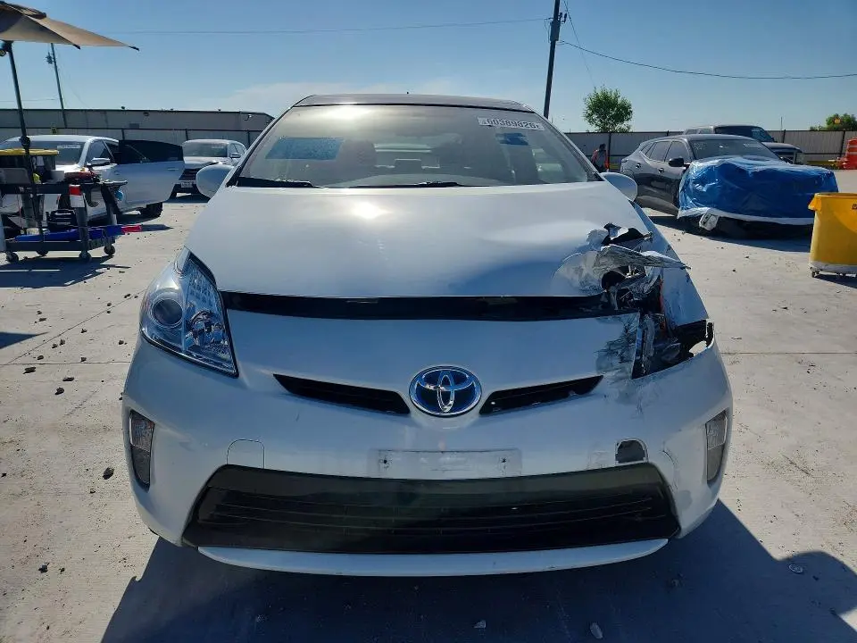 2014 TOYOTA PRIUS THREE  