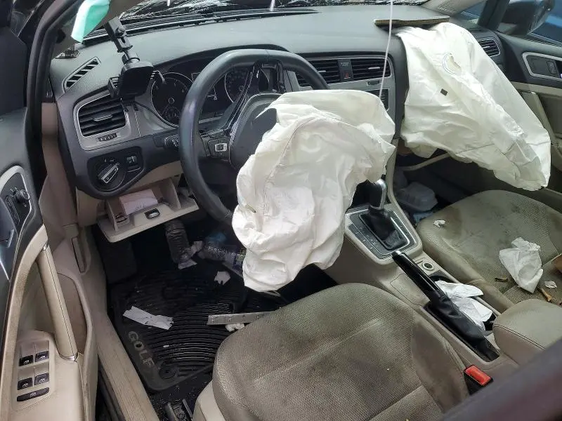 2016 VOLKSWAGEN GOLF S  