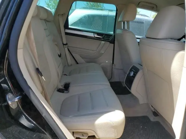 2013 VOLKSWAGEN TOUAREG V6  