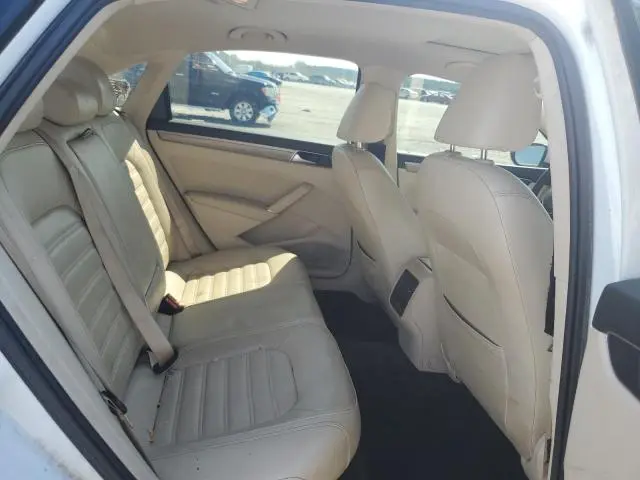 2016 VOLKSWAGEN PASSAT SEL PREMIUM  