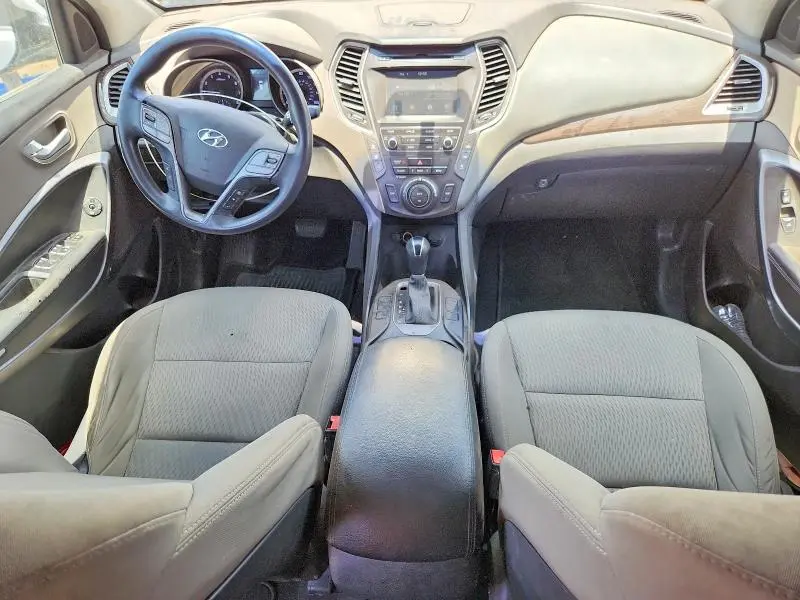 2017 HYUNDAI SANTA FE SE  