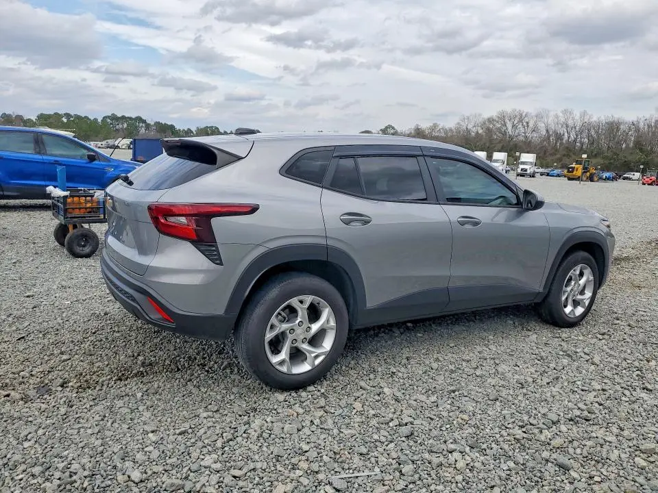 2024 CHEVROLET TRAX LS  