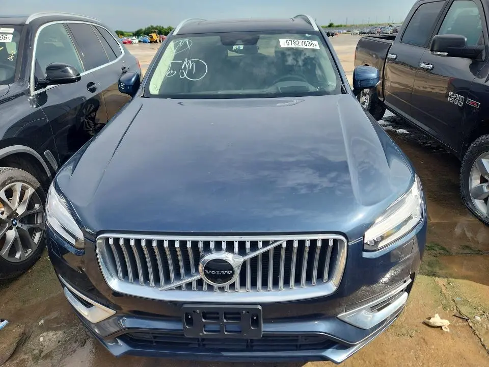 2022 VOLVO XC90   