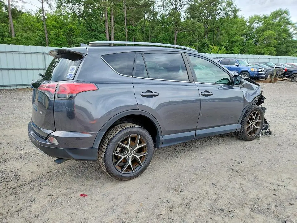 2018 TOYOTA RAV4 SE  