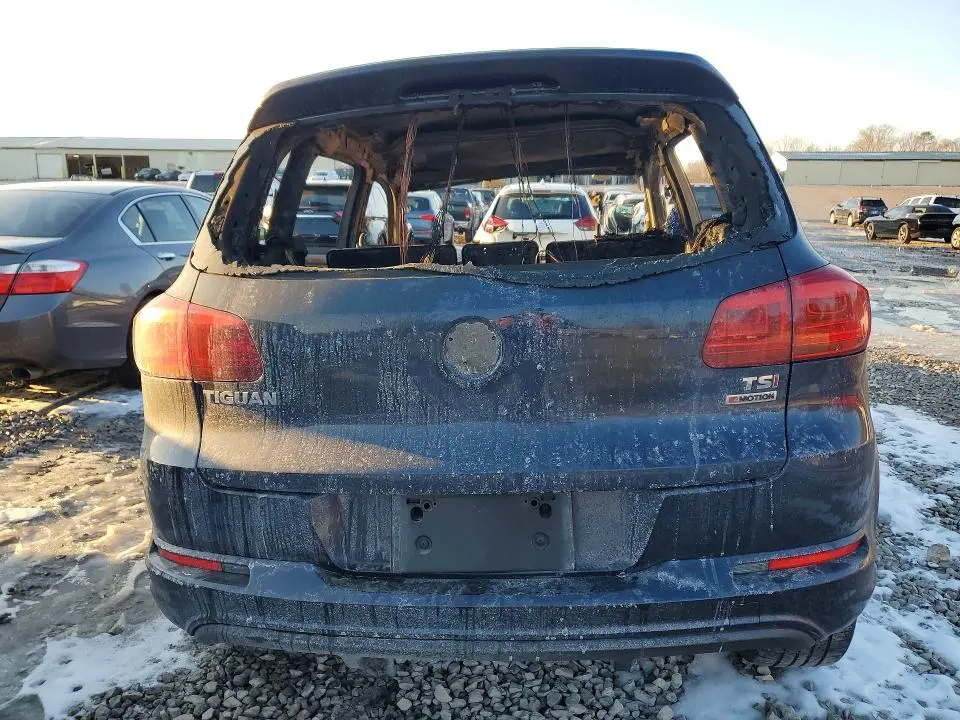2016 VOLKSWAGEN TIGUAN S  