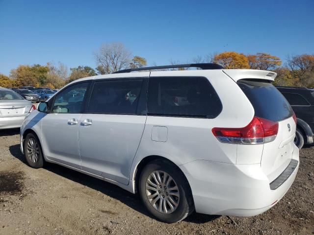 2012 TOYOTA SIENNA XLE