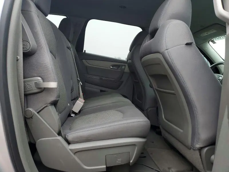 2015 CHEVROLET TRAVERSE LS  