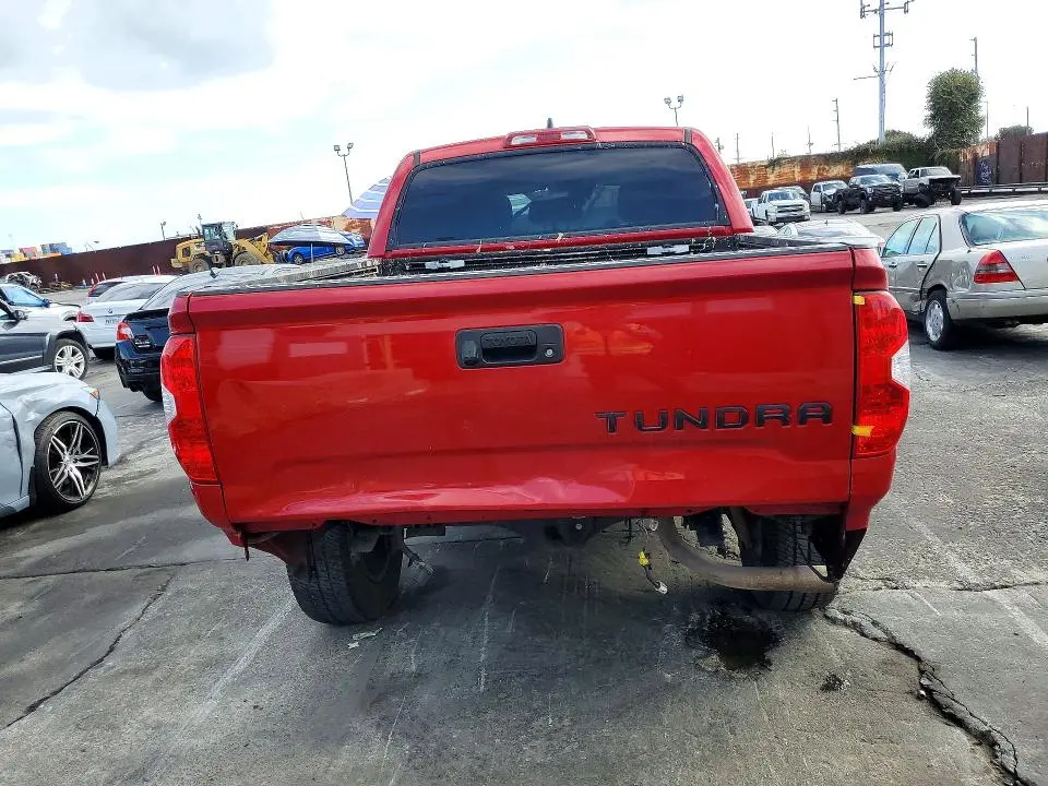 2020 TOYOTA TUNDRA CREWMAX SR5  