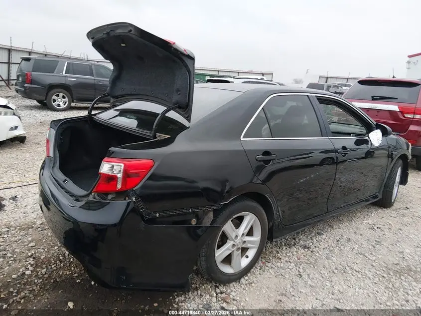 2012 TOYOTA CAMRY SE