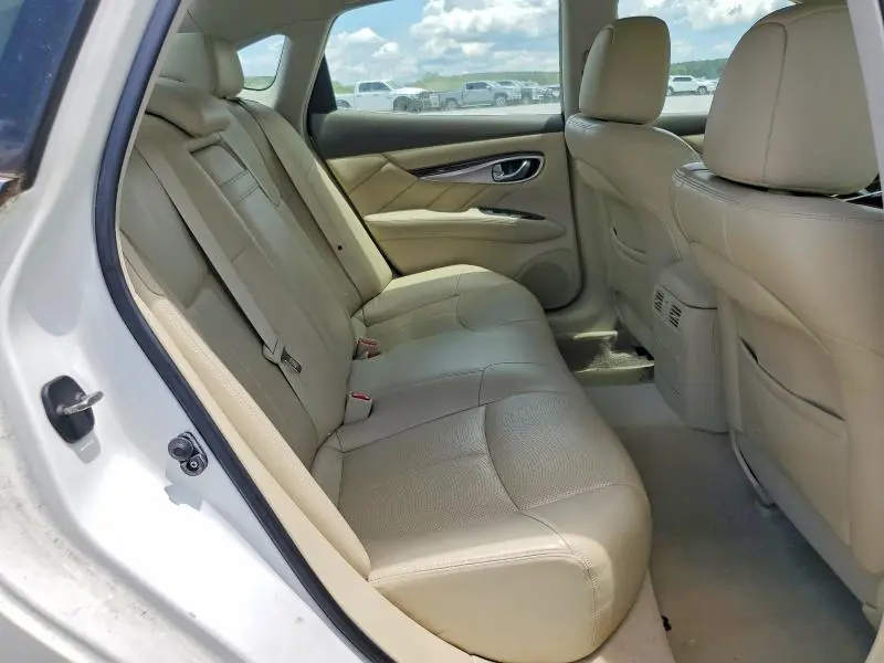 2011 INFINITI M37 BASE  