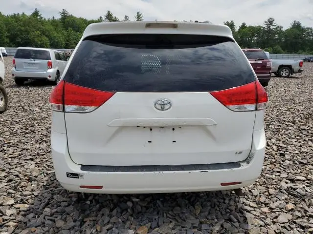 2011 TOYOTA SIENNA LE  