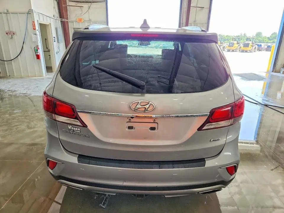 2017 HYUNDAI SANTA FE SE  