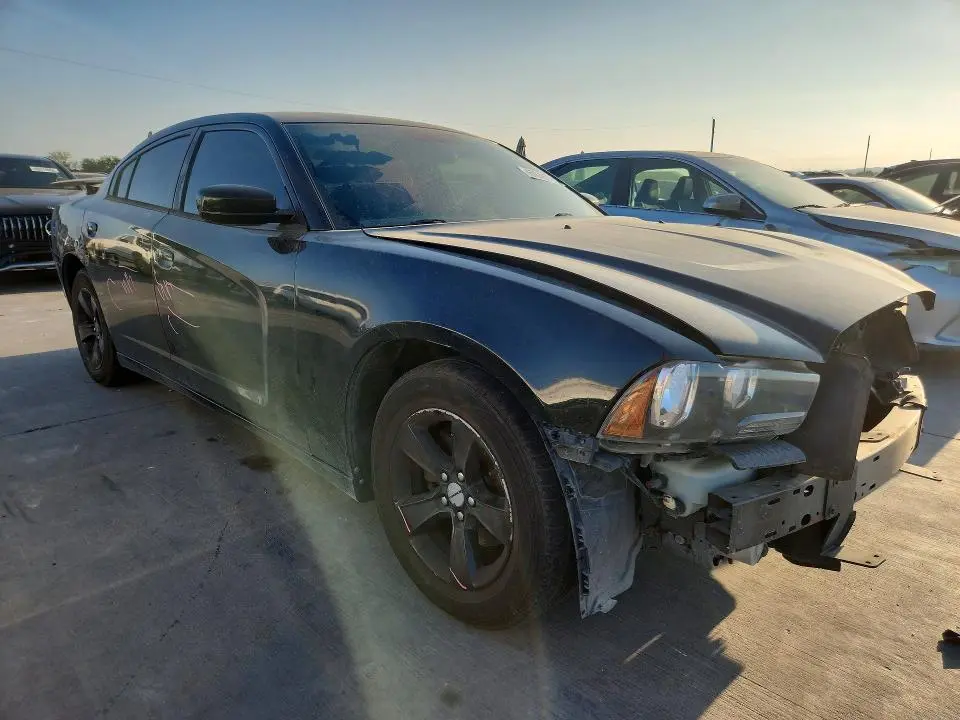 2013 DODGE CHARGER SE  