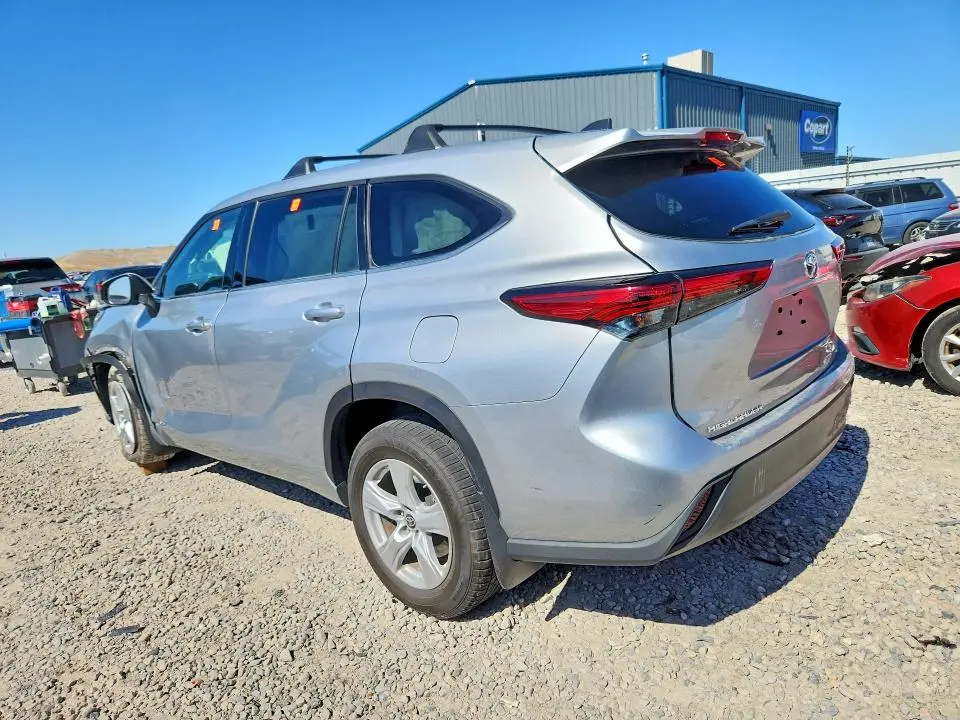 2022 TOYOTA HIGHLANDER HYBRID LE  
