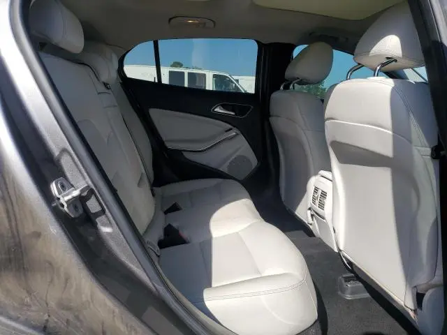 2015 MERCEDES-BENZ GLA 250