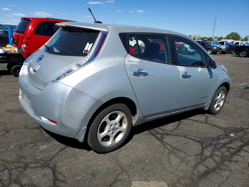 2013 NISSAN LEAF S  