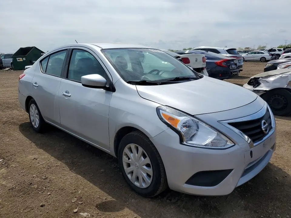 2019 NISSAN VERSA SV  