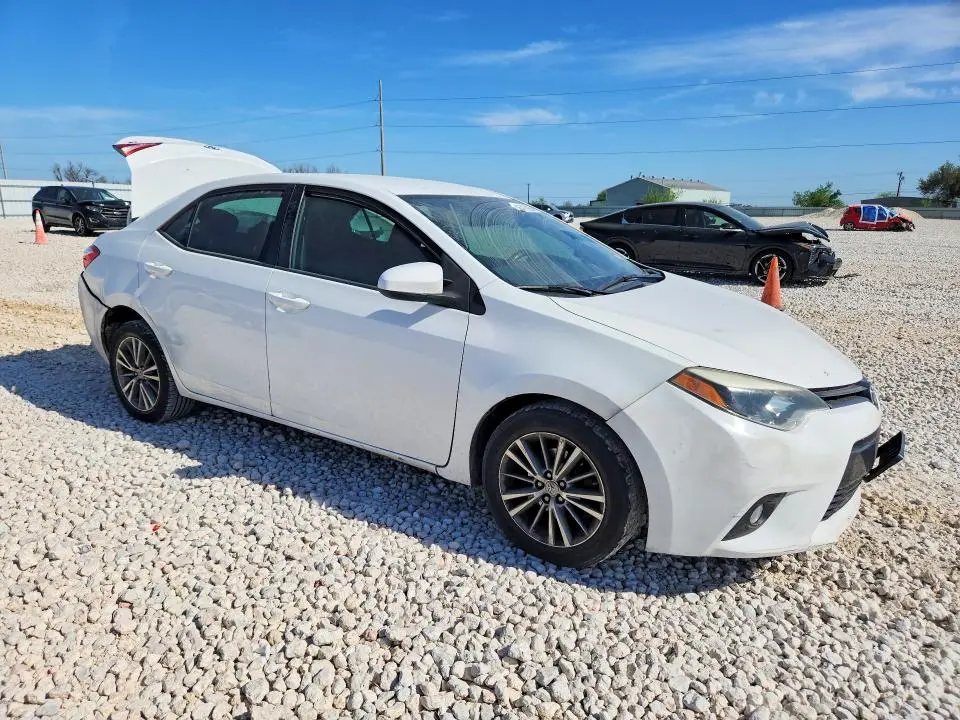 2015 TOYOTA COROLLA LE PLUS  