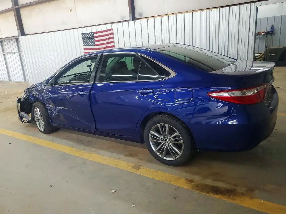2015 TOYOTA CAMRY SE  