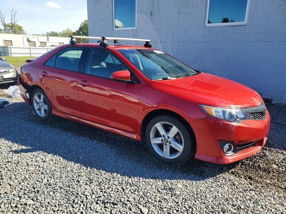 2013 TOYOTA CAMRY SE  