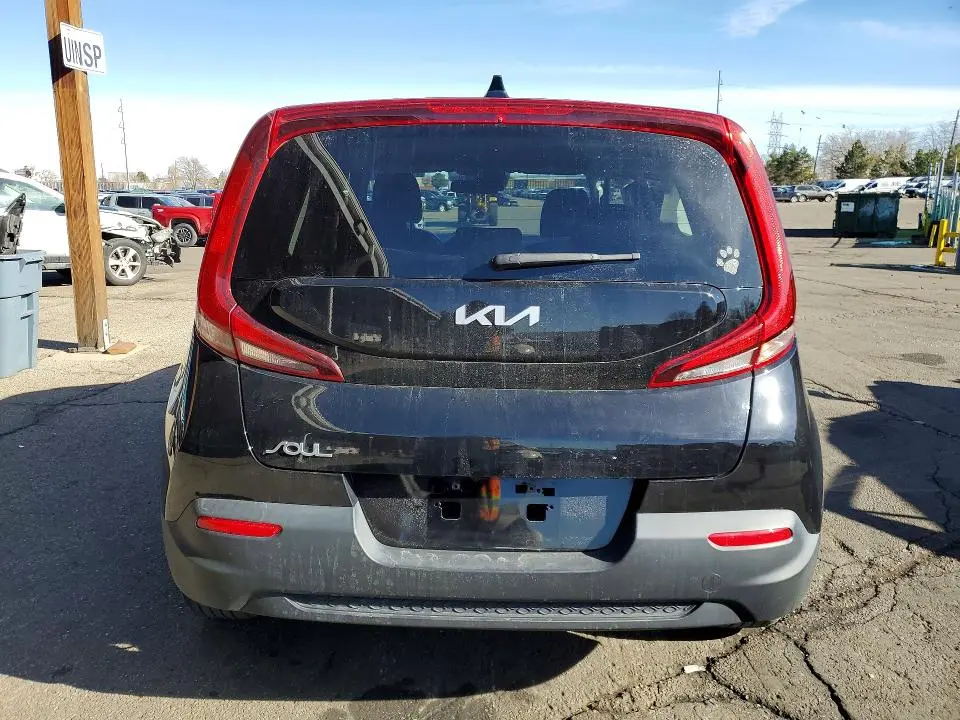 2022 KIA SOUL LX  