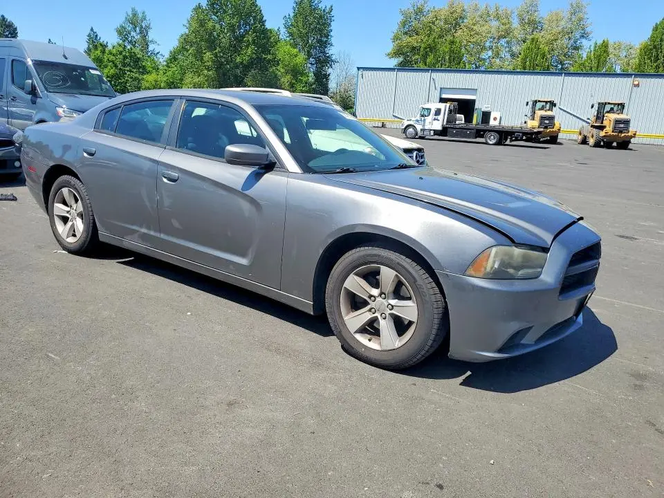 2012 DODGE CHARGER SE  
