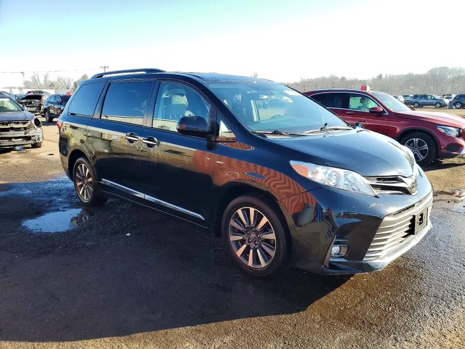 2020 TOYOTA SIENNA XLE 7-PASSENGER  