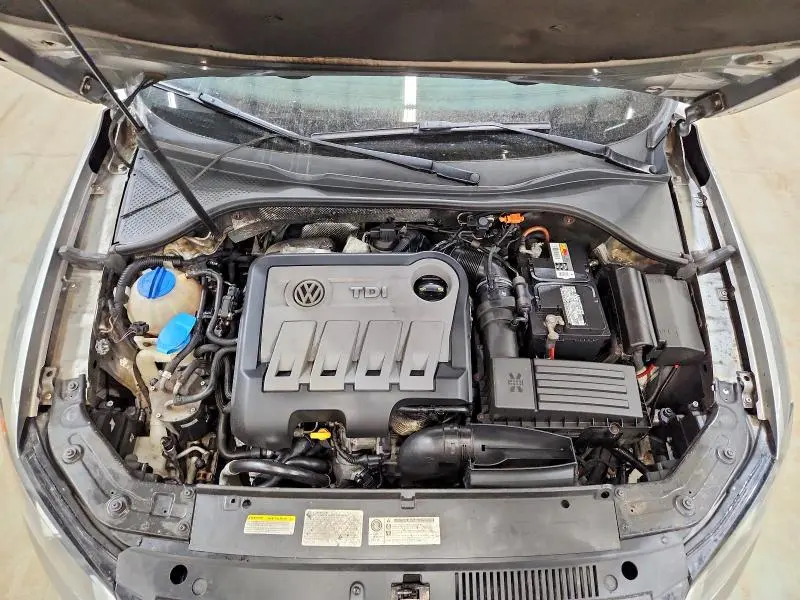 2014 VOLKSWAGEN PASSAT SE  