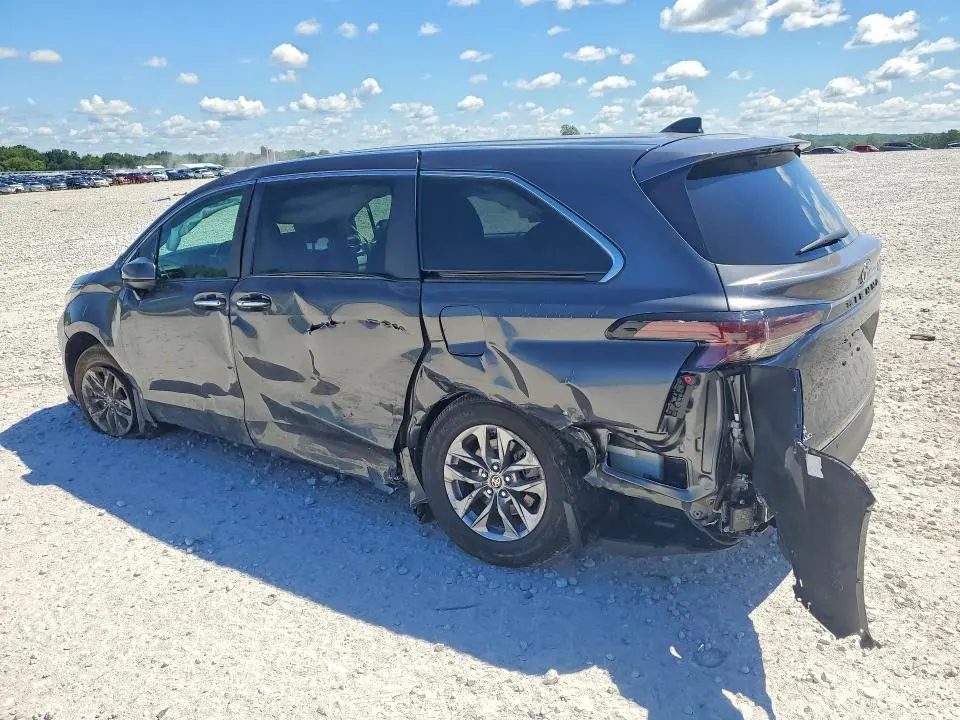 2025 TOYOTA SIENNA XLE 7-PASSENGER  