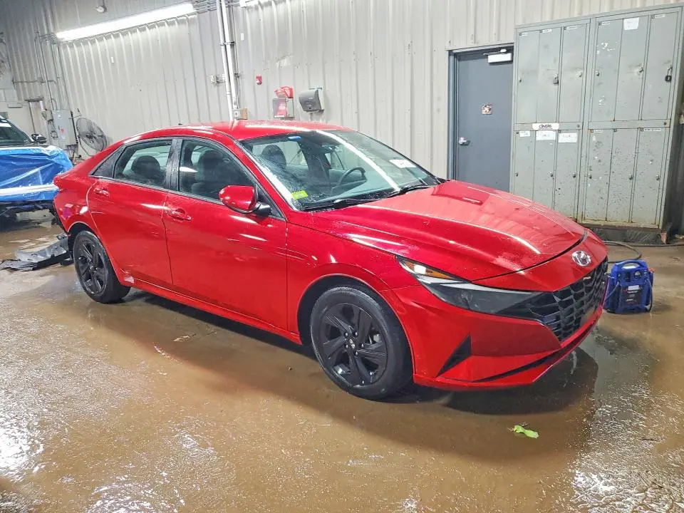 2022 HYUNDAI ELANTRA SEL  