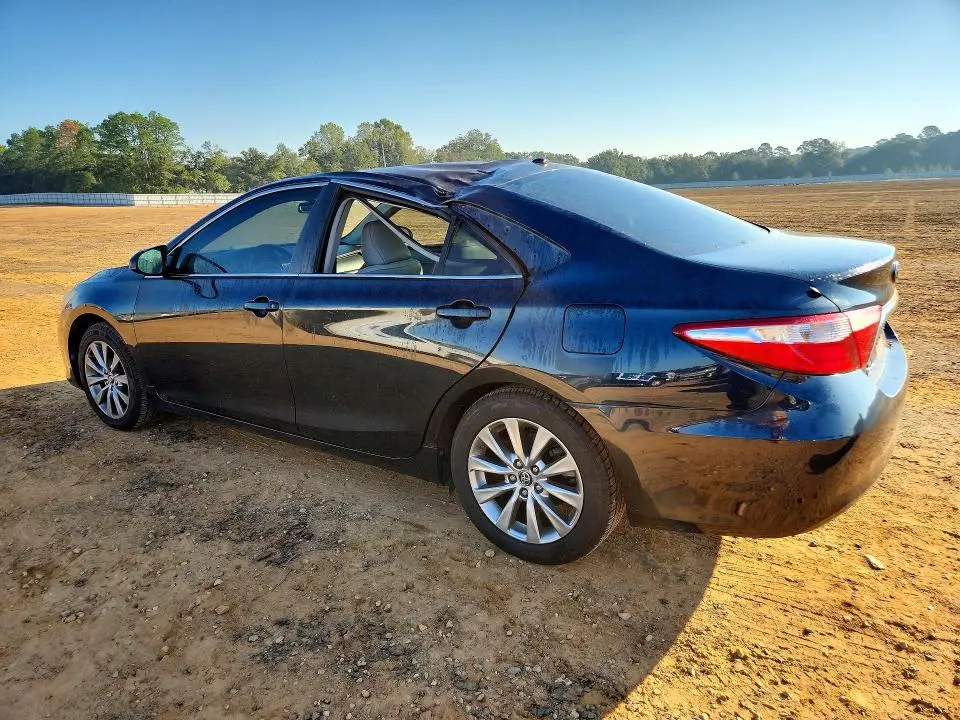 2015 TOYOTA CAMRY XLE  