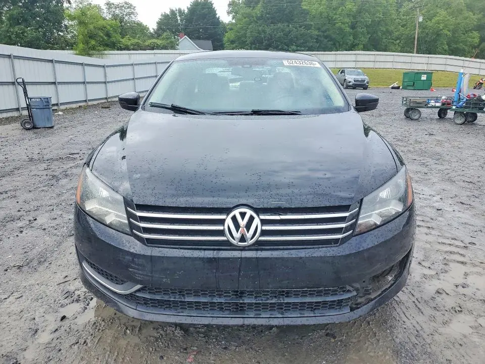 2013 VOLKSWAGEN PASSAT SE  