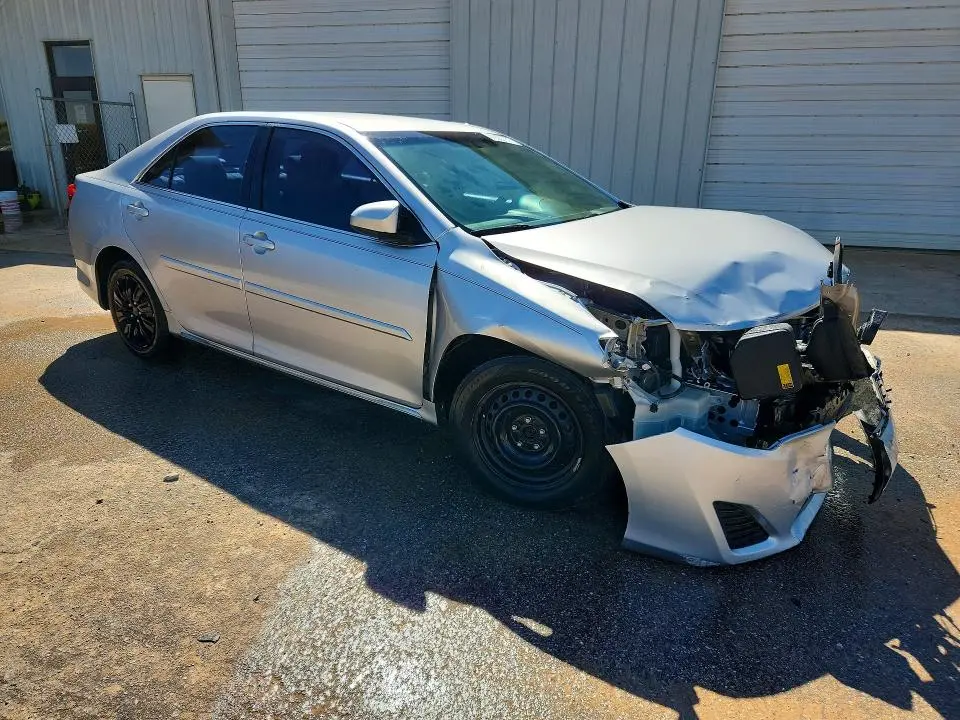 2014 TOYOTA CAMRY LE  