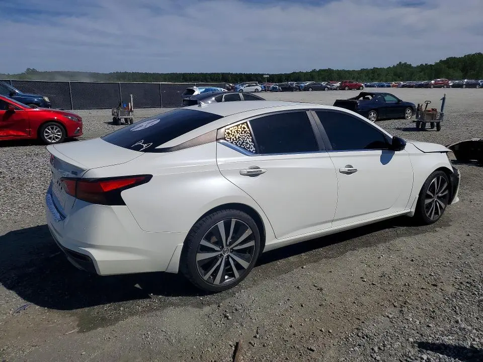 2021 NISSAN ALTIMA SR  