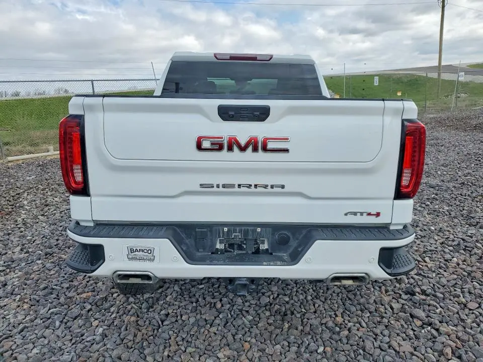 2025 GMC SIERRA K1500 AT4  