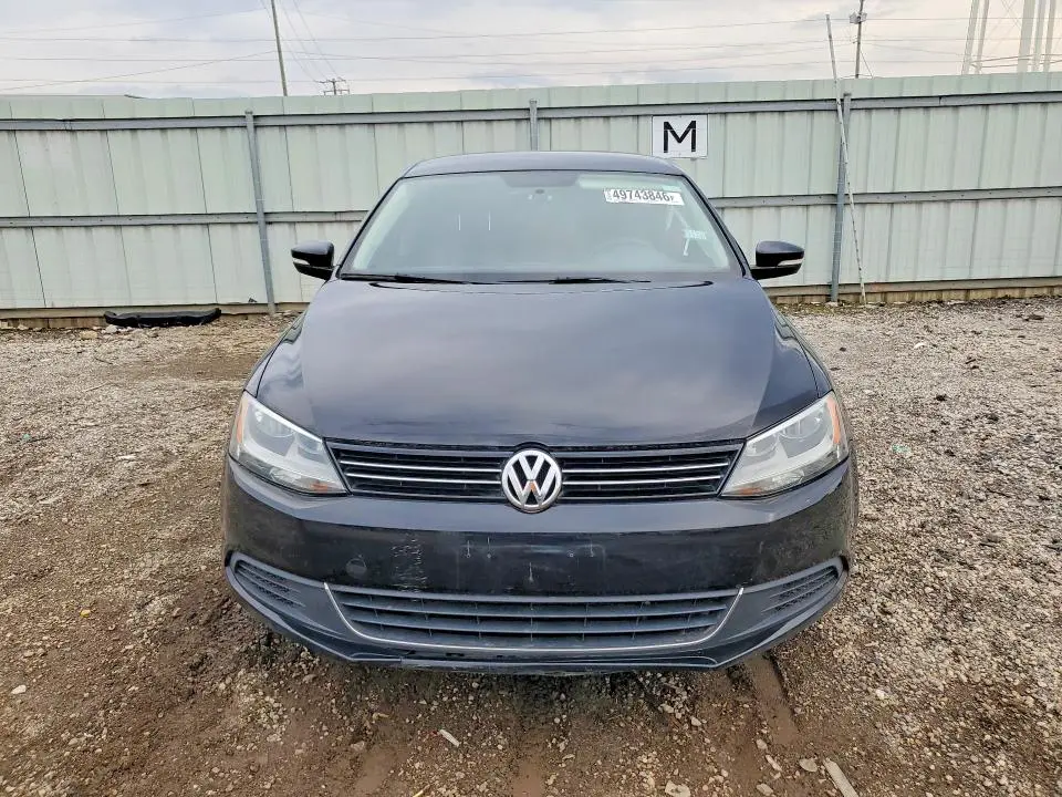 2013 VOLKSWAGEN JETTA SE  