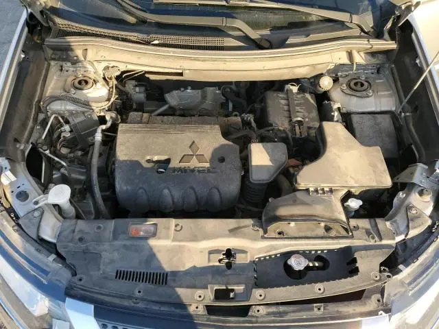 2019 MITSUBISHI OUTLANDER SE  