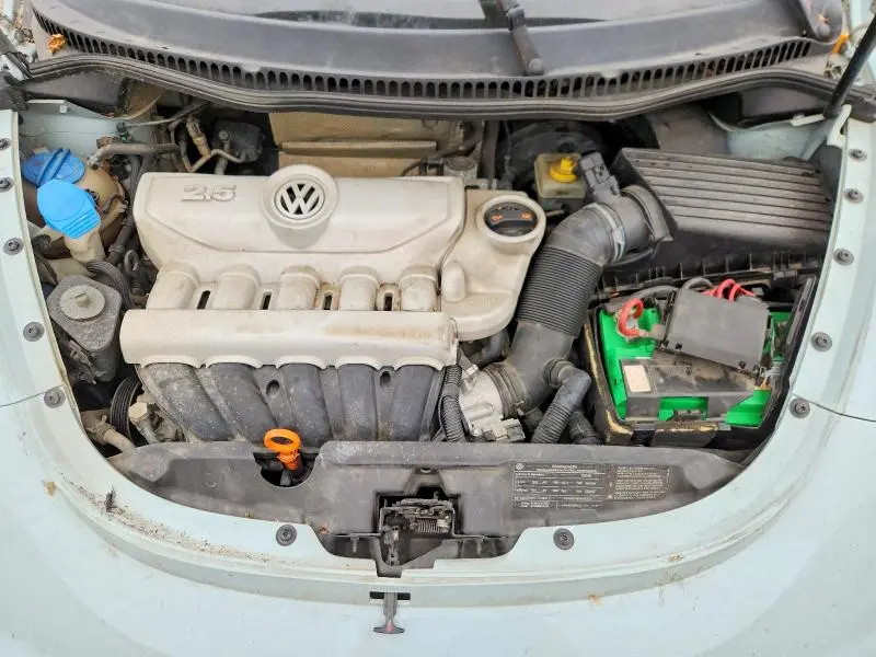 2010 VOLKSWAGEN NEW BEETLE   