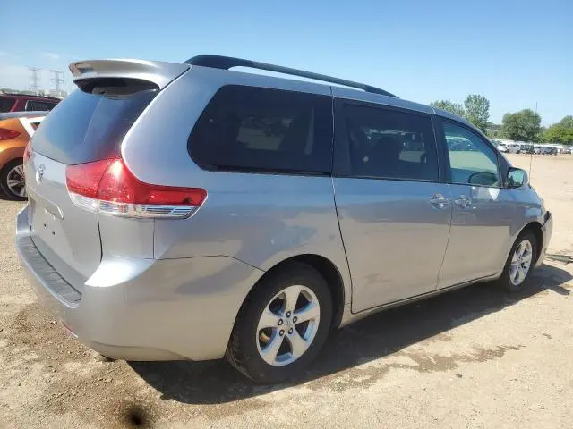 2012 TOYOTA SIENNA LE  