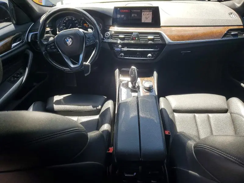 2019 BMW 530E   