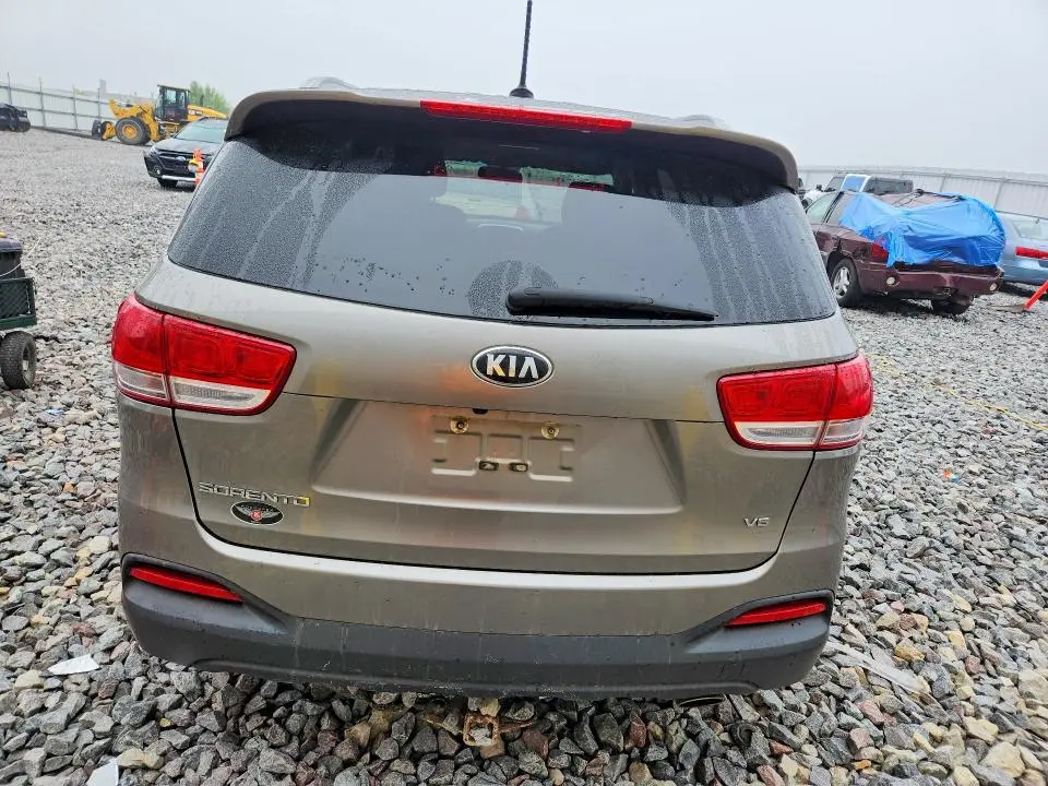 2016 KIA SORENTO LX V6  
